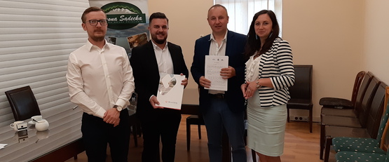 Budowa małej architektury w ramach projektu "Karpaty na dwóch kółkach"