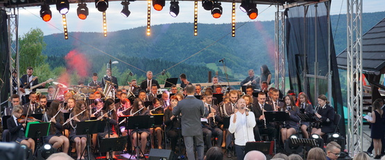 PRZEŻYJMY TO JESZCZE RAZ …Z KORONĄ SĄDECKĄ!