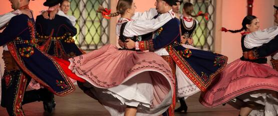 Zapraszamy na wspomnienia wakacyjnych koncertów Zespołu Regionalnego „Mystkowianie”